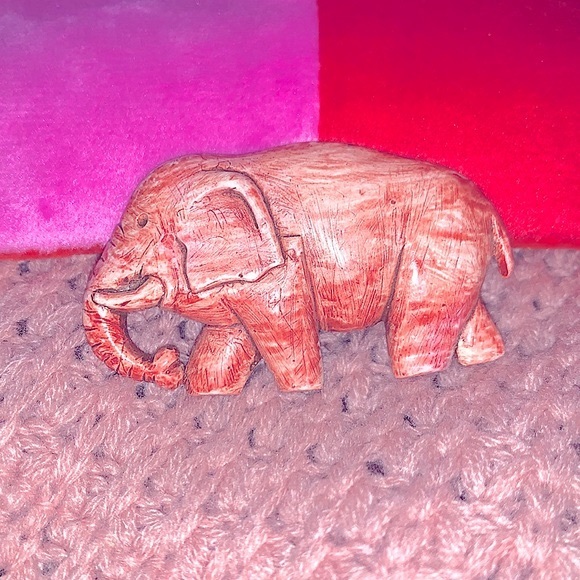 ♥️🐘»-Elephant Lovers-»Very Unique»Vintage Elephant Clay_Like Brooch»Fashion Pin - Picture 2 of 11